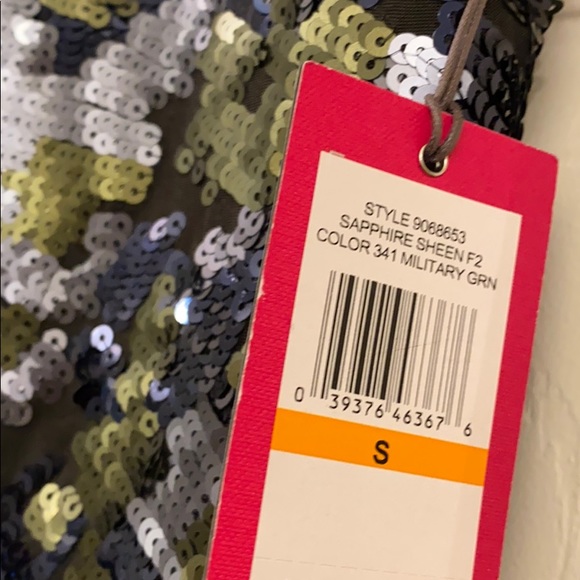 NWT. VINCE CAMUTO Sequins Top Military Green Color - Picture 7 of 9